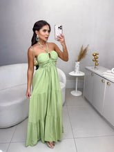 Vestido longo com amarração no pescoço e decote frontal - verde